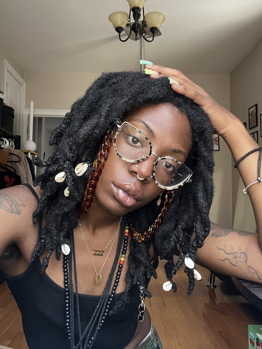 earthlyfemme's tweet photo. I just felt so gewd 2day 🍃✨ https://t.co/IDKSlu6HkN