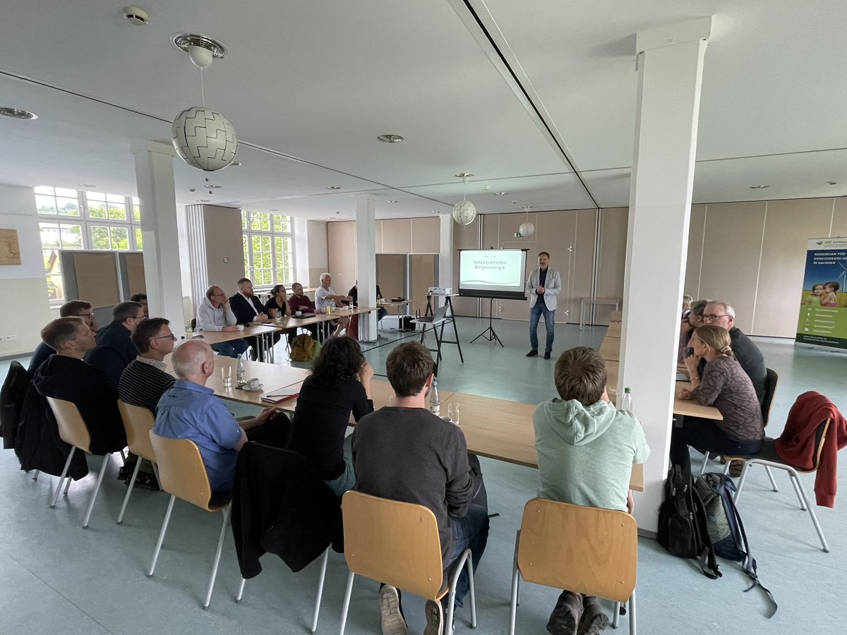 _tho_'s tweet photo. Heute hatte ich die Gelegenheit viele engagierte Menschen für #bürgerenergie in #sachsen beim Netzwerktreffen des @VEESachsen in unserer Gemeinde #drebach zu begrüßen. #erzgebirge #sachsen #erneuerbareenergie #gedachtgemacht @Buergerwerke https://t.co/HRW5jwx0sm