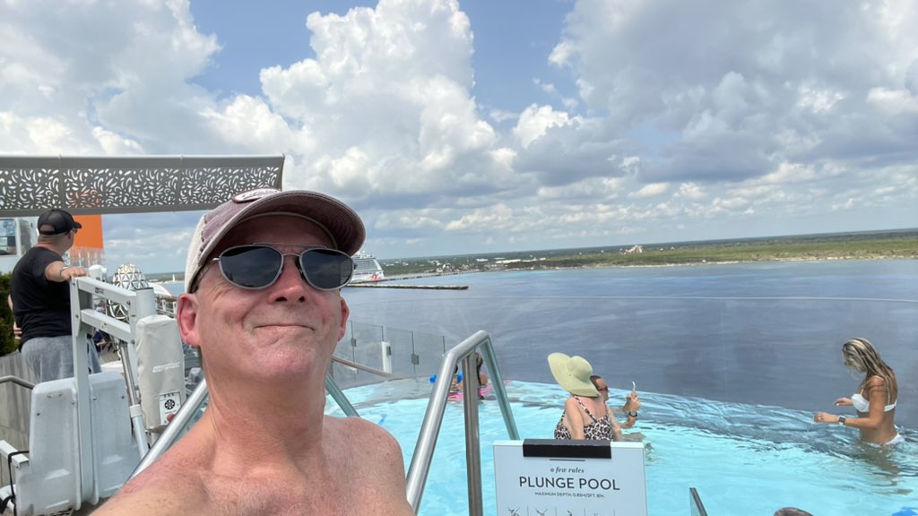 eatlivestay's tweet photo. @LiveaMemory @intheolivegrov1 @jollyhobos @wandersmiles @obligatraveler @Chalkcheese111 @DoroLef @SashaEats @XeniaKaepernick @magee333 @LindaPeters64 @GrnLakeGirl @CourseCharted @OdetteDunn Great Summertime Shots for #Top4Pools #Top4Theme 💖

Here are 2 pool photos from our new place &amp; 2 from our @CelebrityCruise Beyond trip. Yes we went on vacation while selling &amp; buying homes 😂😂 https://t.co/QeB7xmnIxn