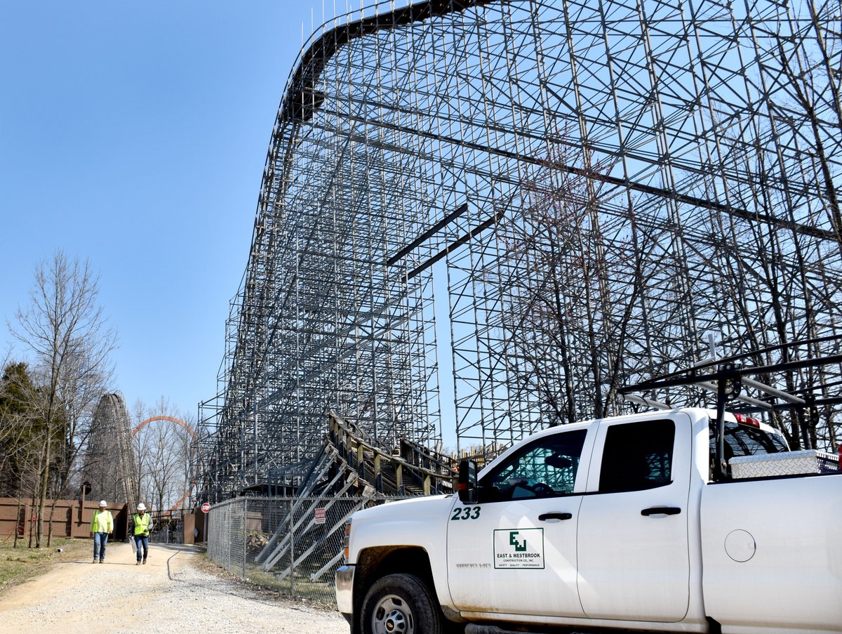 EastWestbrook's tweet image. Rollercoasters and hot weather go together like concrete and construction! Beat the heat this summer, and head on over to one of our projects, such as @KentuckyKingdom &amp;amp; Holiday World, to take a plunge!

#WeAreEandW #IndustrialConstruction #ComplexConstruction #Rollercoasters