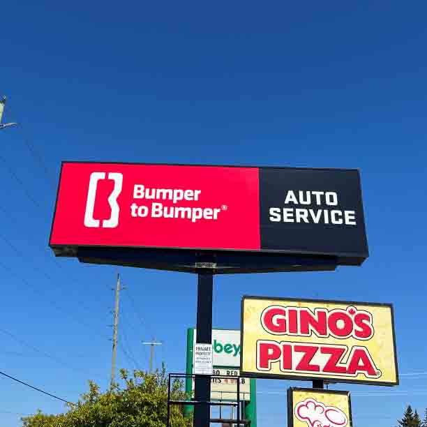 SpeedproCanada's tweet image. @bumpertobumpercanada has a new location opening &amp;amp; they needed signage in a hurry!  SpeedPro Barrie brought their signs in, stripped them, and turned them around with their new branding so they were ready for opening day!  #StorefrontSignage #PylonSigns #SpeedProBarrie #SpeedPro