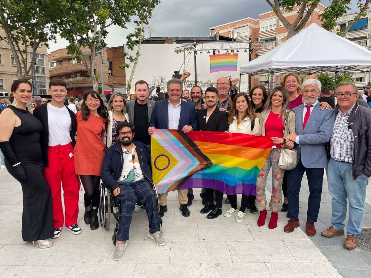 AytoParla's tweet photo. 🌈🏳️‍⚧️ ¡Empieza el mes del Orgullo LGTBI+ en #Parla! 
Un mes de actividades programadas junto con @laplumaparla para reivindicar la igualdad efectiva y real.
#Memoria #Derechos #Visibilidad 
#ParlaConOrgullo
Todo el programa del mes del orgullo 👉 https://t.co/QiBI8fiY59… https://t.co/VTdCcTxXO2