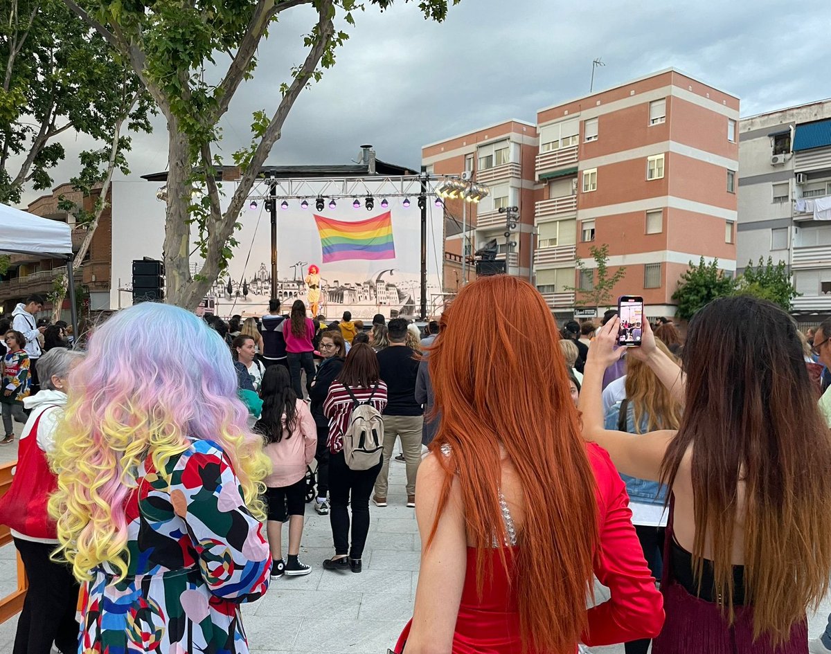AytoParla's tweet photo. 🌈🏳️‍⚧️ ¡Empieza el mes del Orgullo LGTBI+ en #Parla! 
Un mes de actividades programadas junto con @laplumaparla para reivindicar la igualdad efectiva y real.
#Memoria #Derechos #Visibilidad 
#ParlaConOrgullo
Todo el programa del mes del orgullo 👉 https://t.co/QiBI8fiY59… https://t.co/VTdCcTxXO2