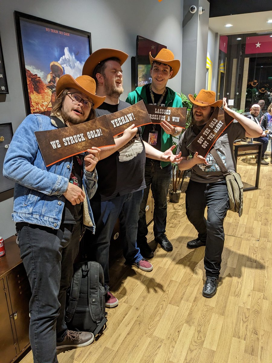 Scarfulhu tweet media