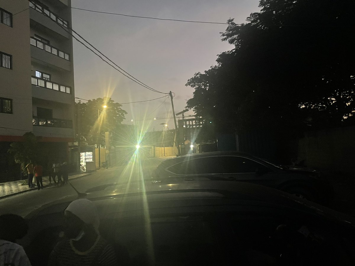 Niintche's tweet image. 20h 04 min tout le monde a été évacuer il y’a plus personne à L’Ucad.
Mission accomplie 🇸🇳
On continuera demain inchallah