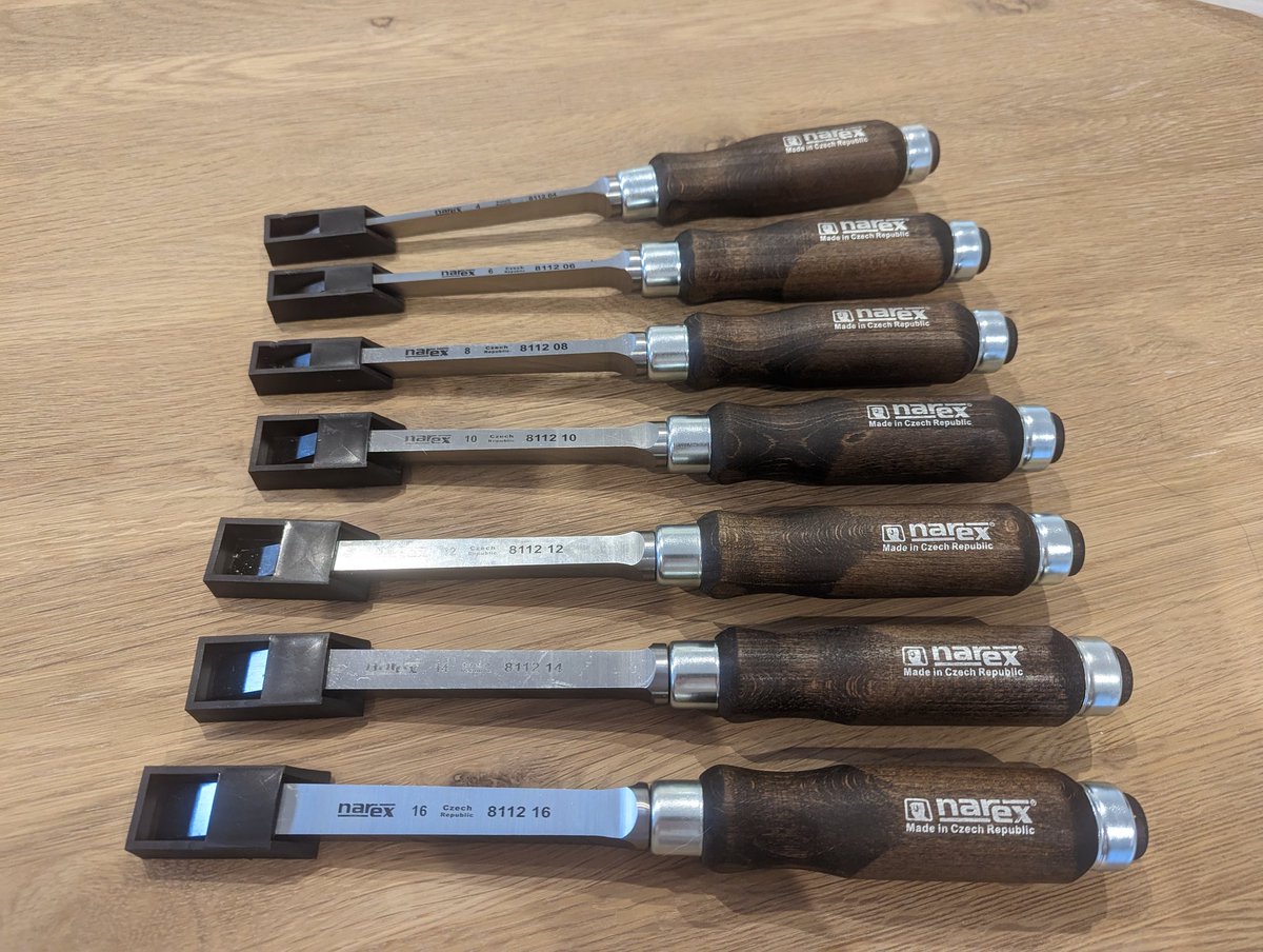 Everyone stop whatever you're doing and check out this amazing set of mortising chisels my partner got me! Best gift ever 🤩😍