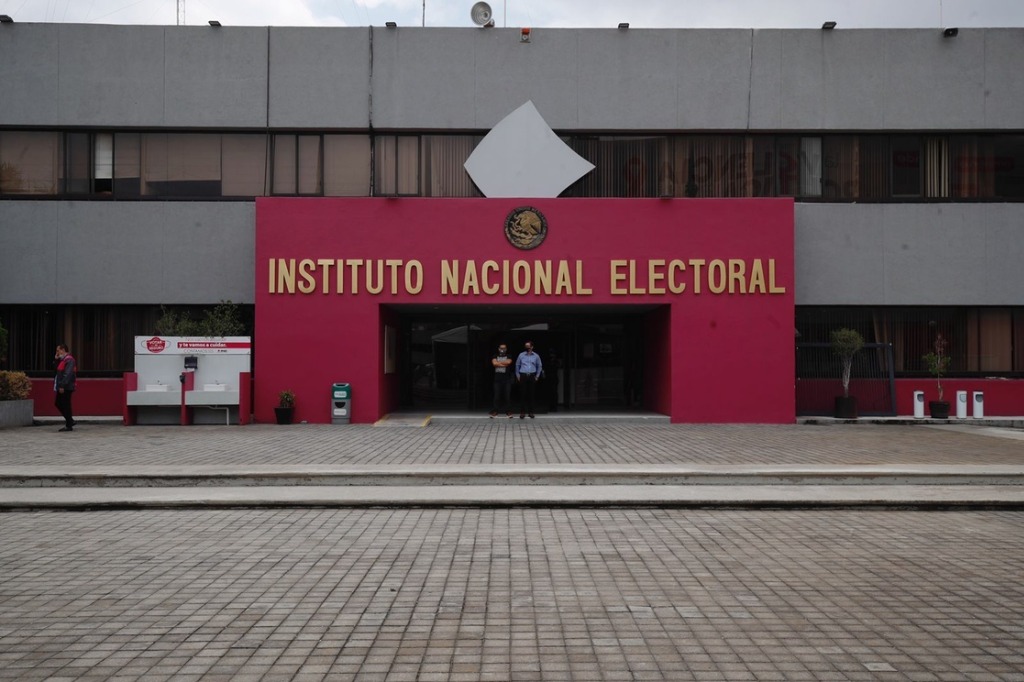 #Elecciones2023 En #Edomex, @PartidoMorenaMx tendrá representantes en todas las casillas.

Logro del partido guinda por primera vez; rivaliza con la cobertura del @PRI_Nacional
La estrategia de su alianza es vigilar centros de votación para evitar fraudes.
bitly.ws/GIhw