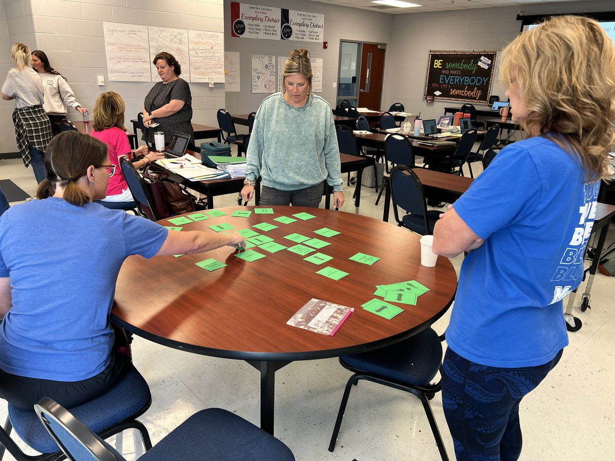 Regina Wright 📚📝 tweet media