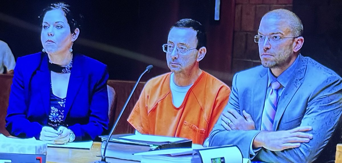 BeenewsdailyB's tweet image. #JeffreyEpstein’s prison letter to #LarryNassar is sealed and under protection of the federal prison agency is proof that something is being hidden from the public because the letter should have been turned over to the Epstein’s estate. Why is the prison destroying personal