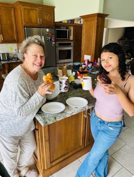 BBSVC's tweet photo. Little Sister Isabela and Big Sister Debbie enjoying some donuts and coffee!
Donut know how to make a difference in your community? Consider becoming a mentor and changing a young person's life! Learn more at https://t.co/2YaqiAknXx
#BBSVC #NationalDonutDay @BBBSA https://t.co/X0jb7el5eH