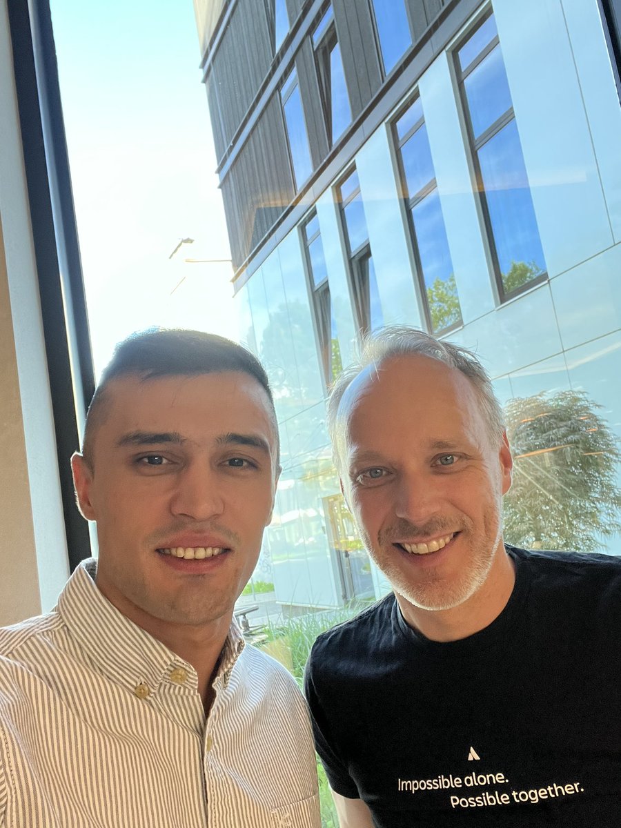 BoburUmurzokov's tweet image. It is always nice to meet friends  during an event👋 @brMihaljevic, @svenpet 

#DevoxxPL #krakow