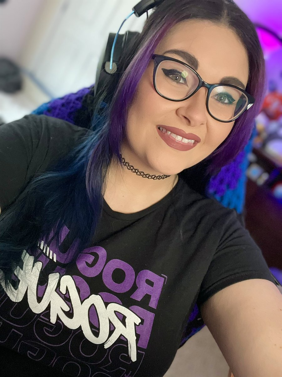 ✨LIVE✨

Happy Friday sunshines! Heading #intothefog for some SWFs! Time to vibe & grind! Come join in on community night! #DeadbyDaylight 

Link 👉🏻 twitch.tv/CelestialxZen