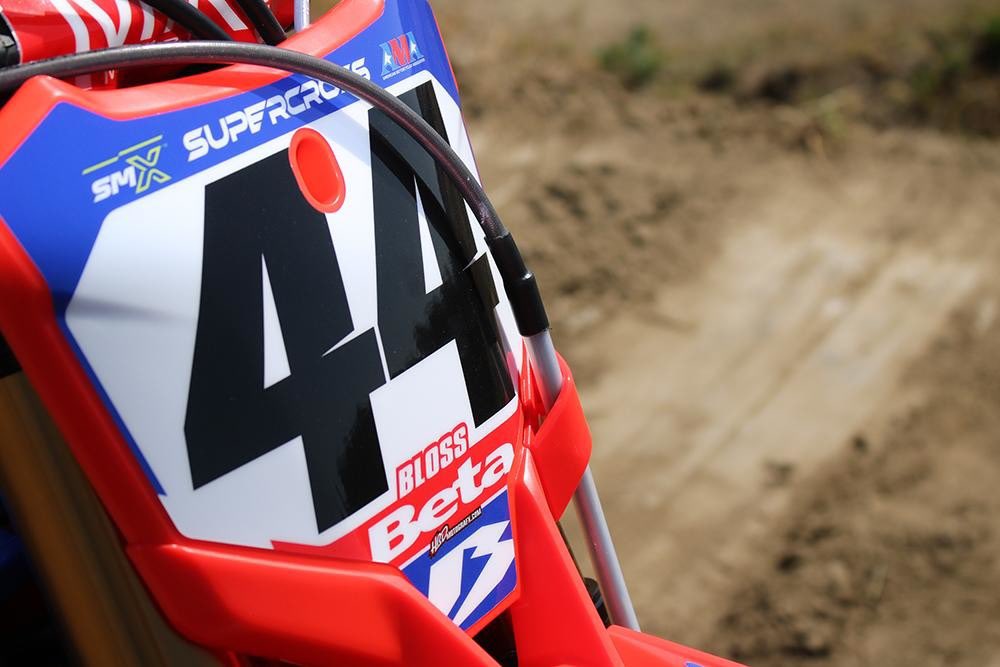 JustMXPodcast's tweet photo. New team but a familiar face!

@BBloss332 to occupy one of two @Betamotor rides in the 2024 Supercross season. 

https://t.co/TvmmvJJYKu

#wsx #smx #supercross #Motocross https://t.co/hpVljDs1zf