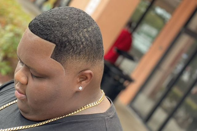 jkitll's tweet photo. My client @aexrious Came in for another cut after only 5 weeks... Hope you enjoyed! (60$ For the extra services included with the trim!) https://t.co/hZ4jWqQA2j