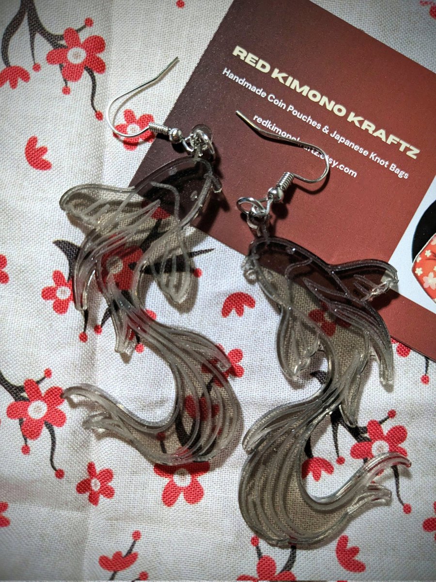 🎴Snag this pair of handcrafted dangly koi fish earrings from my shop! 🎴

etsy.com/listing/145571…