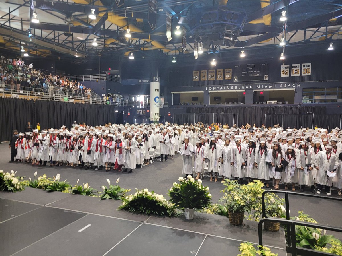 AlayonSally's tweet image. Congratulations to the @Southridge_SHS Class of 2023! Go Spartans! #MDCPSGrad @MDCPSSouth