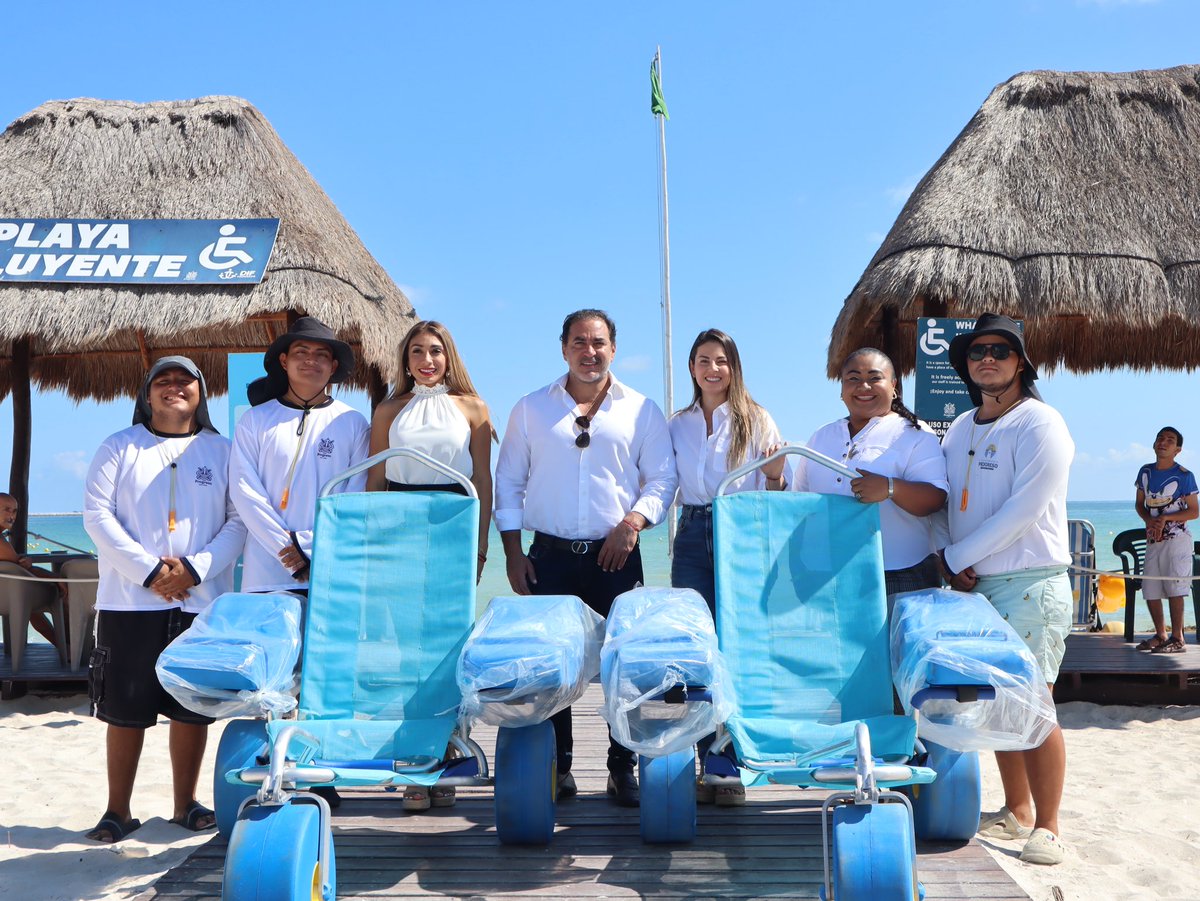 JULIANZACARIASC's tweet image. 💙🤝Hoy, junto a mi esposa Alma y el personal del DIF Progreso, entregamos 2 sillas anfibias para uso de la Playa Incluyente de manera gratuita, con el objetivo de beneficiar a todas las personas que requieran usar de ellas. 

#ProgresoParaTodos ♿️