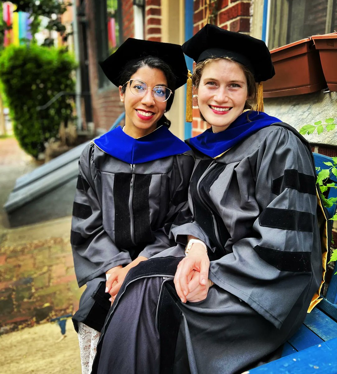 kay_tee_eye's tweet photo. @FelixJBerrios Kaytie, she/her, and I am an ace molecular/microbiologist studying both bacterial vaginosis and periodontal disease! I run, ski, and do tris. Random fact: I have a Guinness World Record. https://t.co/uC3lmrDXZJ