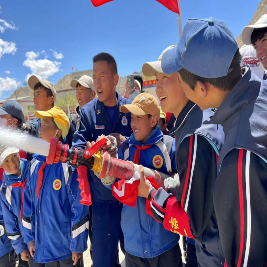 TibetNews11's tweet image. #bambini di #Dingri istruiti sulle #pratiche #antincendio