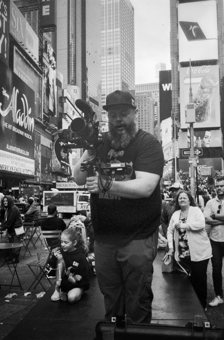 Gravity__Global's tweet photo. Gravity Global on location in NYC 🍏 Gravity's team from London and Minneapolis filming the return of the multi award-winning series - #Embraer #E2 Incredible Journeys with Arthur Williams, documenting how the E2 #ProfitHunter is changing the face of regional #aviation. https://t.co/3ZrfT9yaEt