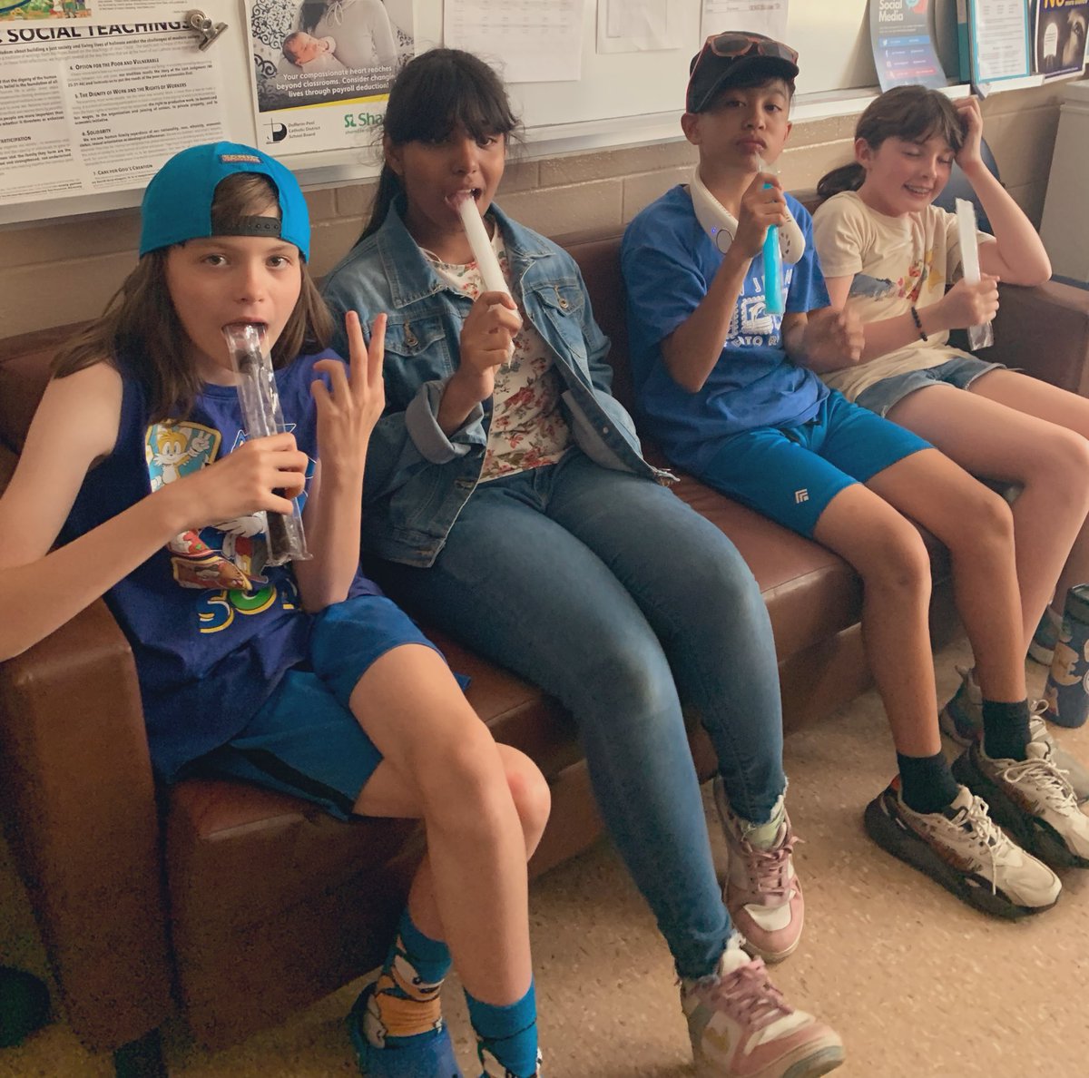 Mrs. Petrozza tweet media