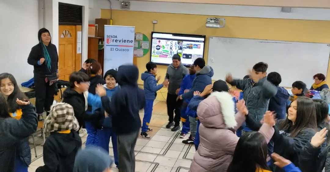 SENDAElQuisco's tweet photo. Hoy realizamos el taller de Risoterapia para el 6to básico del Colegio El Quisco 🌵

Gracias por la participación y motivación a reírse y disfrutar 😁❣

#MásComunidadMásPrevención https://t.co/7U2KdvWpGo