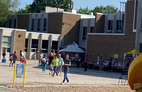 TecumsehHDSB's tweet photo. What an amazing Fun Fair at Tecumseh PS! Thank you to all of the students, families and staff who were able to join us in building a stronger community. Thank you to our School Council and Fun Fair Staff Committee for all of your time and effort in putting this all together!! https://t.co/alVYgeje13