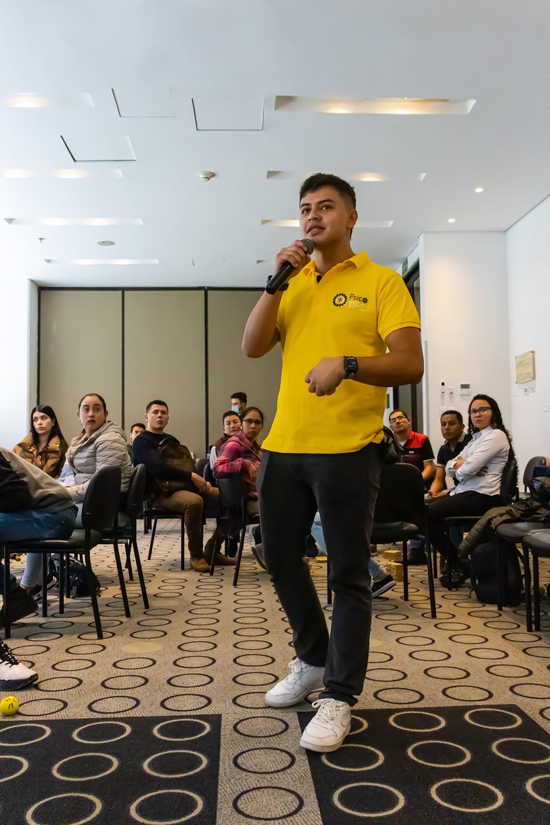 SoyPsicoTips's tweet photo. En la #GiraPsicoTips tuvimos la fortuna de trabajar en casa, estuvimos compartiendo en #Bogotá con el equipo de @PrimaxColombia en una capacitación de #Servicioalcliente hecha a la medida de sus necesidades.
.
#psicotips #psicología #new #SAC https://t.co/imxkTnEkrC
