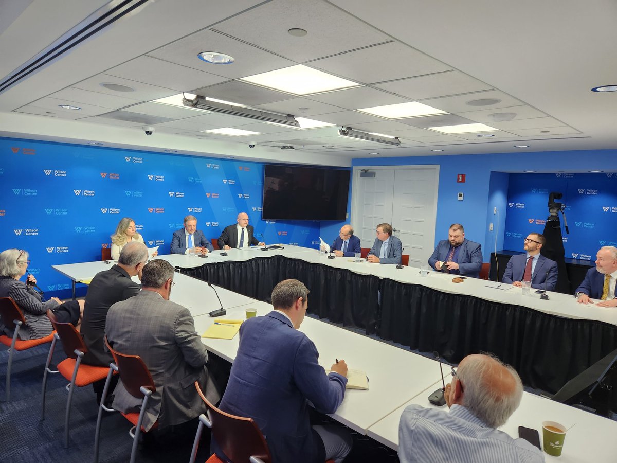 WilsonCenterGEP's tweet photo. We are honored to welcome Minister @adolfo_urso from @mimit_gov to @TheWilsonCenter for a timely discussion with Washington think tanks on major themes in trade, technology, supply chains, and more between the #US and #Italy. Thanks to @ItalyinUS for facilitating. https://t.co/5Xg1SxBnfj