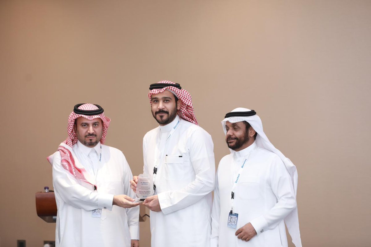 Dralrobia's tweet photo. احدى مشاركاتي التي افخر بها لعامها الثالث من بداية دخولي في هذا الصرح الصحي العظيم لخدمة مرضى الكلى وتقليل مضاعفات الغسيل البروتيني. اسال المولى ان يشفى كل مريض. https://t.co/yRj5vOEIqQ