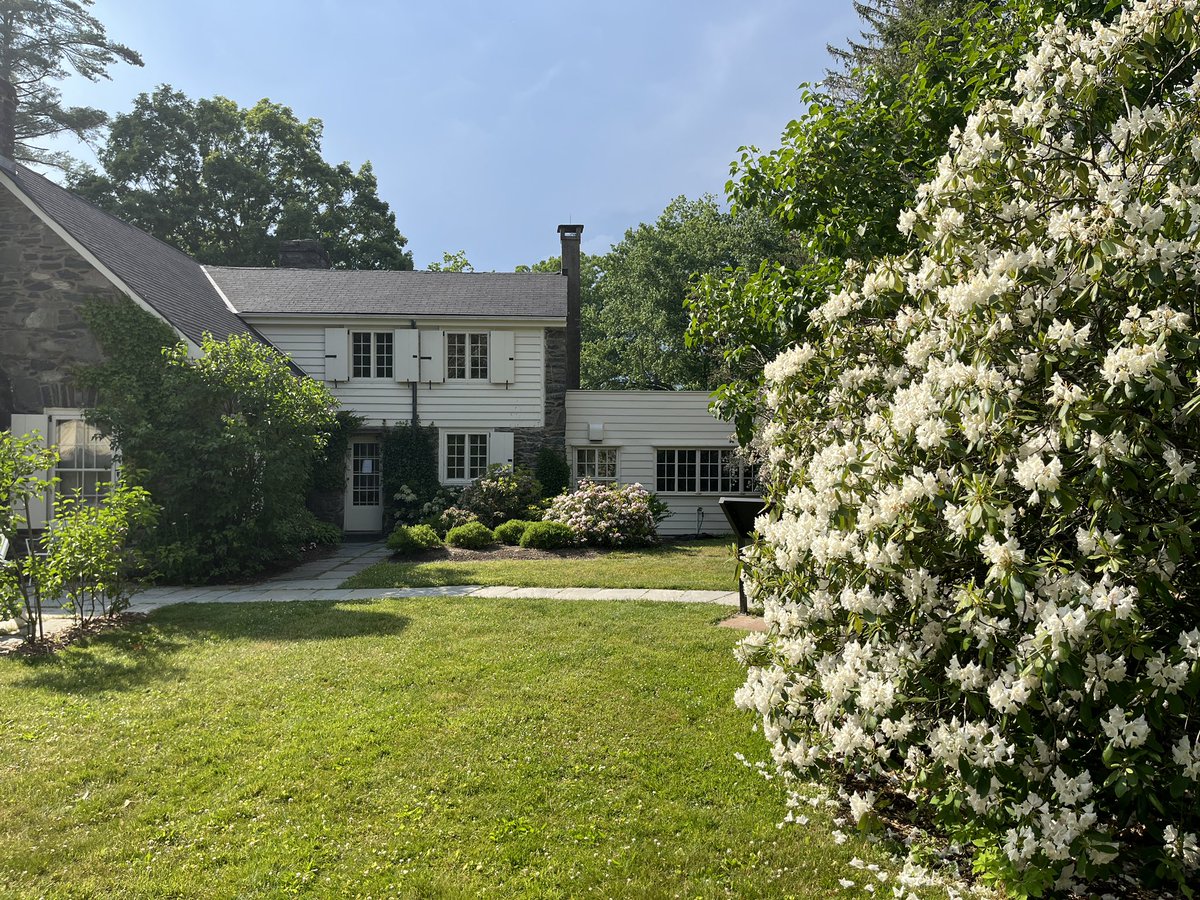 PaulMSparrow1's tweet photo. Paying my respects to Eleanor Roosevelt at her home Val Kill. Just a magical place @NPS_HydePark https://t.co/KvUbCAAaUW