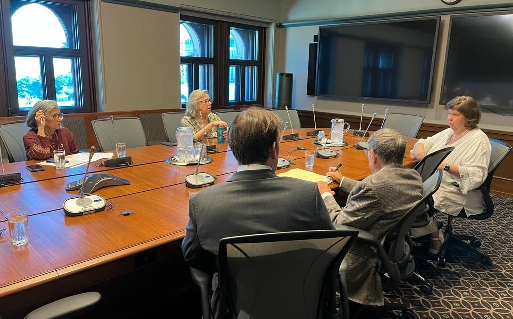 TheRWCHR's tweet photo. Notre équipe a été à #Ottawa pour #plaider au nom de notre collaborateur émérite, le dissident russe détenu @vkaramurza. Notre objectif était de faire avancer sa #citoyenneté #canadienne honoraire.

On ne s'arrêtera pas tant qu'il ne sera pas #libre.

https://t.co/iqdZZHswR8 https://t.co/moX8GGF5CE