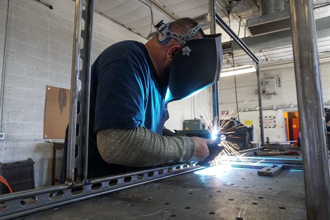 Realiciusa's tweet photo. Tuesday grind at the 🏭 #realiciusa #aluminumbumper #frontbumper #rearbumper #alumilite #iciusa

https://t.co/cjLg9qiVCK https://t.co/inVYyeHZcz