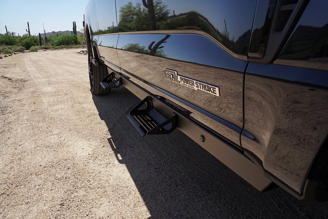 Realiciusa's tweet photo. Stock vs. @realiciusa 🤔 Which steps are you going with⁉️ #realiciusa #fordsuperduty #aluminumsidesteps #sidesteps #alumilite #iciusa 

https://t.co/9bkBzWLJFF https://t.co/anWkiAFE0W
