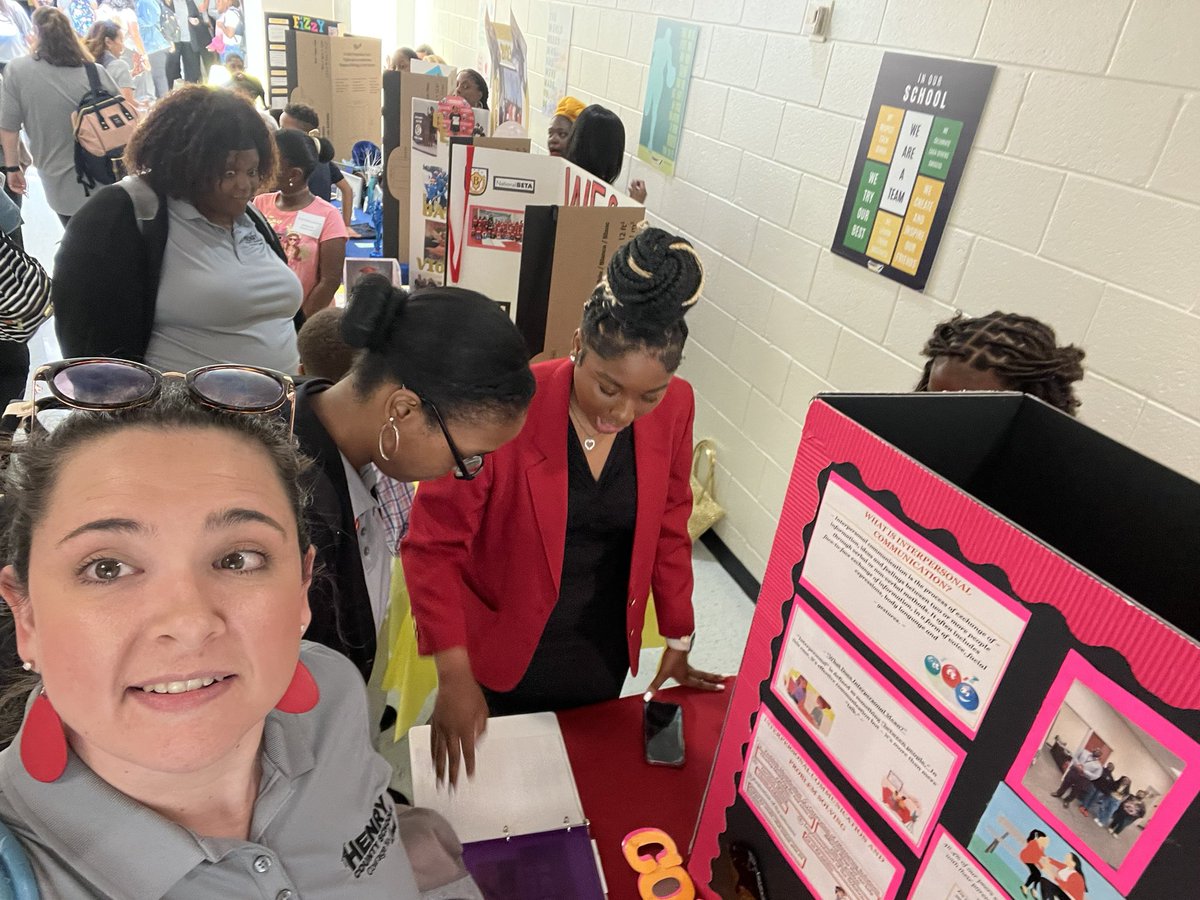 HRogersPi's tweet photo. More students from @WHS_HCS and @WMSHCS representing the cluster well today during the student showcase! Great things happening in our cluster for sure. @purvisjackson02 @Ms_Snoddy1 @MsMCaldwell @celebrateWHS @wilkerson_banks @serveandlead613 @RobynWhiteHCS https://t.co/FsL02DObuX