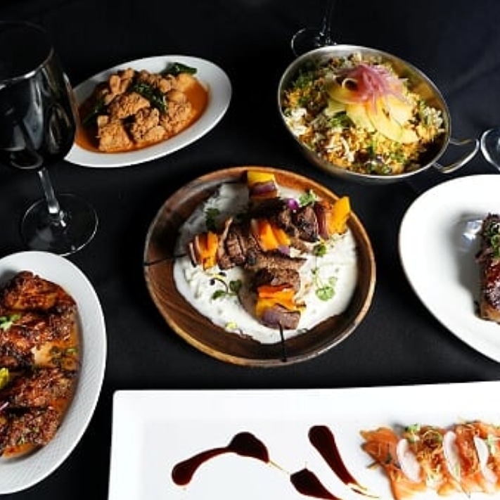AmbrosiaHTX's tweet photo. Why choose just one!?

#ambrosia #asianfood #asianfusion #asianfusionfood #tapasrestaurant #GoodFood #goodfoodgoodmood #houstontx #midtownhouston #greaterhouston #womanownedbusiness #smallbusinessbigdreams #datenight #drinks  #happyhour #birthdaycelebration #FridayFeeling https://t.co/JuPM6p1hBH