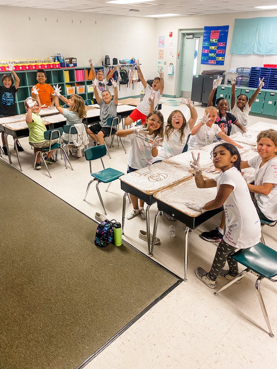 ashlea_hardock's tweet photo. Officially 4th graders! So proud of these kiddos🥹 @freedomvolusia https://t.co/Iaat5G1b70