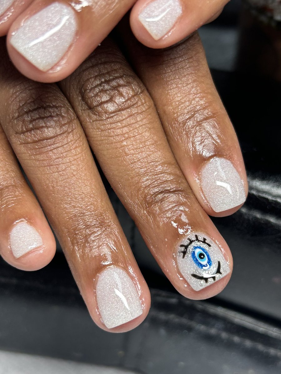 ccnailandmakeup's tweet photo. Evil Eye 🧿 Dip Nails 💅🏽 

Book @boojiBEE for your #dippowdernails service inside the salon 💜 

In #CincinnatiOhio ? Come experience the culture 💜

#creativeculturecincy #nailsalon #cincinnatinails #cincinnatisalon #cincynails #cincynailtech #cincinnatinailtech https://t.co/087zIxtVPq