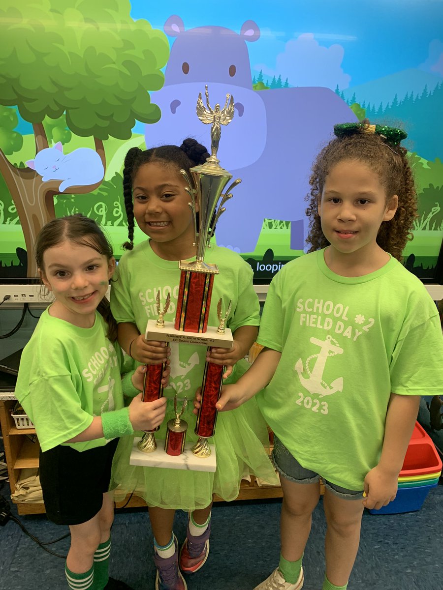 rschiller_2's tweet photo. Way to go Green Team! @OceansideSch2 https://t.co/oWfpxMQ7qq