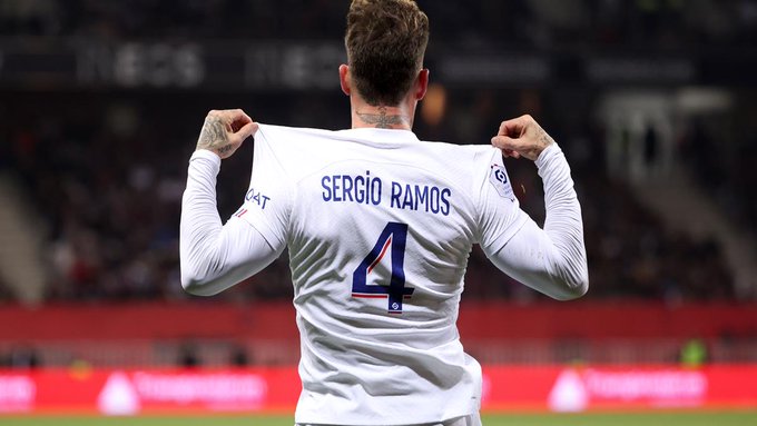 nuevodiaenlinea's tweet photo. #NuevoDía #AHORA | ⚽️🇫🇷Otro que sale del @PSG_espanol
🗣️Así lo anunciaron: Paris Saint-Germain le agradece a @SergioRamos, que dejará la institución tras dos temporadas defendiendo los colores del club.
#PSG #SergioRamos #MessiPSG #Messi https://t.co/f4nG5LT96y