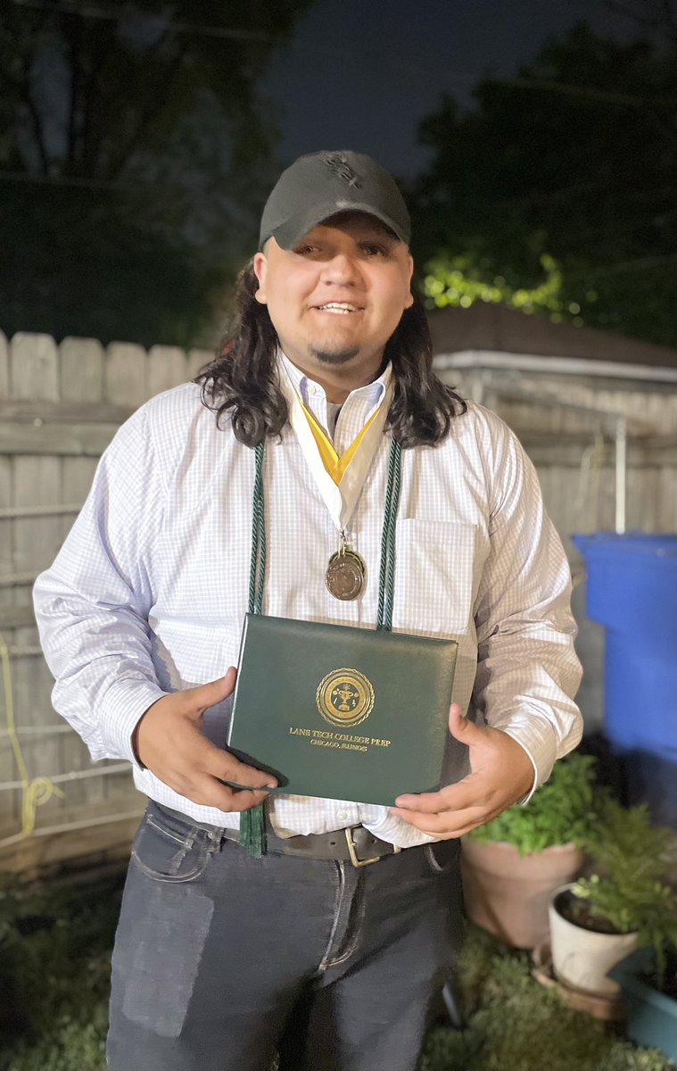 Jess_Flores16's tweet photo. On #NationalGunViolenceAwarenessDay, I remember my  little brother Giovanni Flores who was senselessly taken from this world in July 2022. No one has been arrested for his murder. Let’s work to #EndGunViolence so no other family will know the pain of losing a loved one to guns. https://t.co/FmSEmBNHab