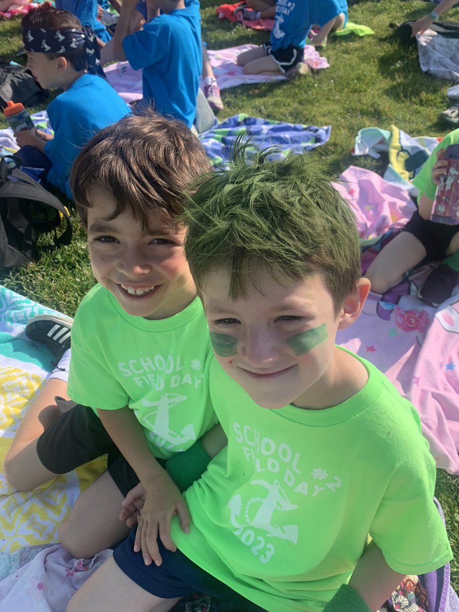 rschiller_2's tweet photo. These cuties had a blast today at their  first School 2 Field Day! So proud of them👏😃  @OceansideSch2 https://t.co/pLY2rnTAbA