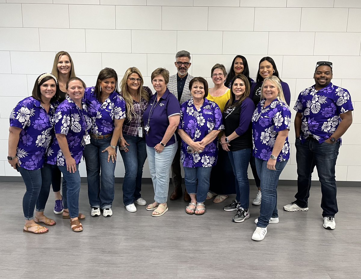 MrsBlacksWorld's tweet photo. Ending the school year on 🔥 to start the 2023-2024 school year #unstoppable. 

#AJH #dreamteam #bringingourAgame https://t.co/gMADirRMAT
