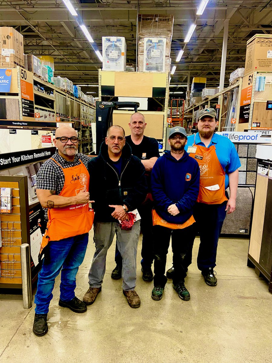 Love that this company takes the time to recognize our #MilitaryVeterans🇺🇸🫡! Thank you, Jeremy, Ronnie, and Sean, for your service to this great country of ours! 🫡🇺🇸🪖🎖️ #PacNorthProud #THD0641 #D38 #D30 #TheHomeDepot