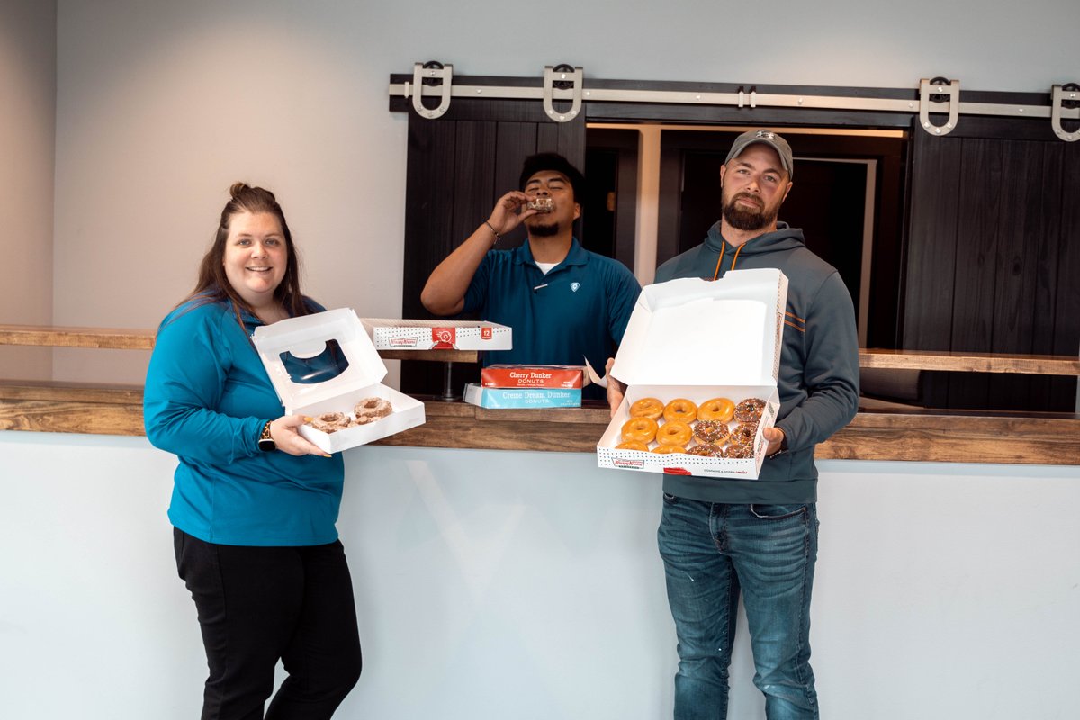 SuperstormTeam's tweet photo. 🍩🎉 Happy Donut Day! 🎉🍩

Today we are indulging in some sweet treats for National Donut Day! So treat yourself to a donut or two and sprinkle a bit of happiness into your day!

Share the love by tagging your donut-loving friends to spread the sweetness of these yummy treats! https://t.co/JesK8oqtPa