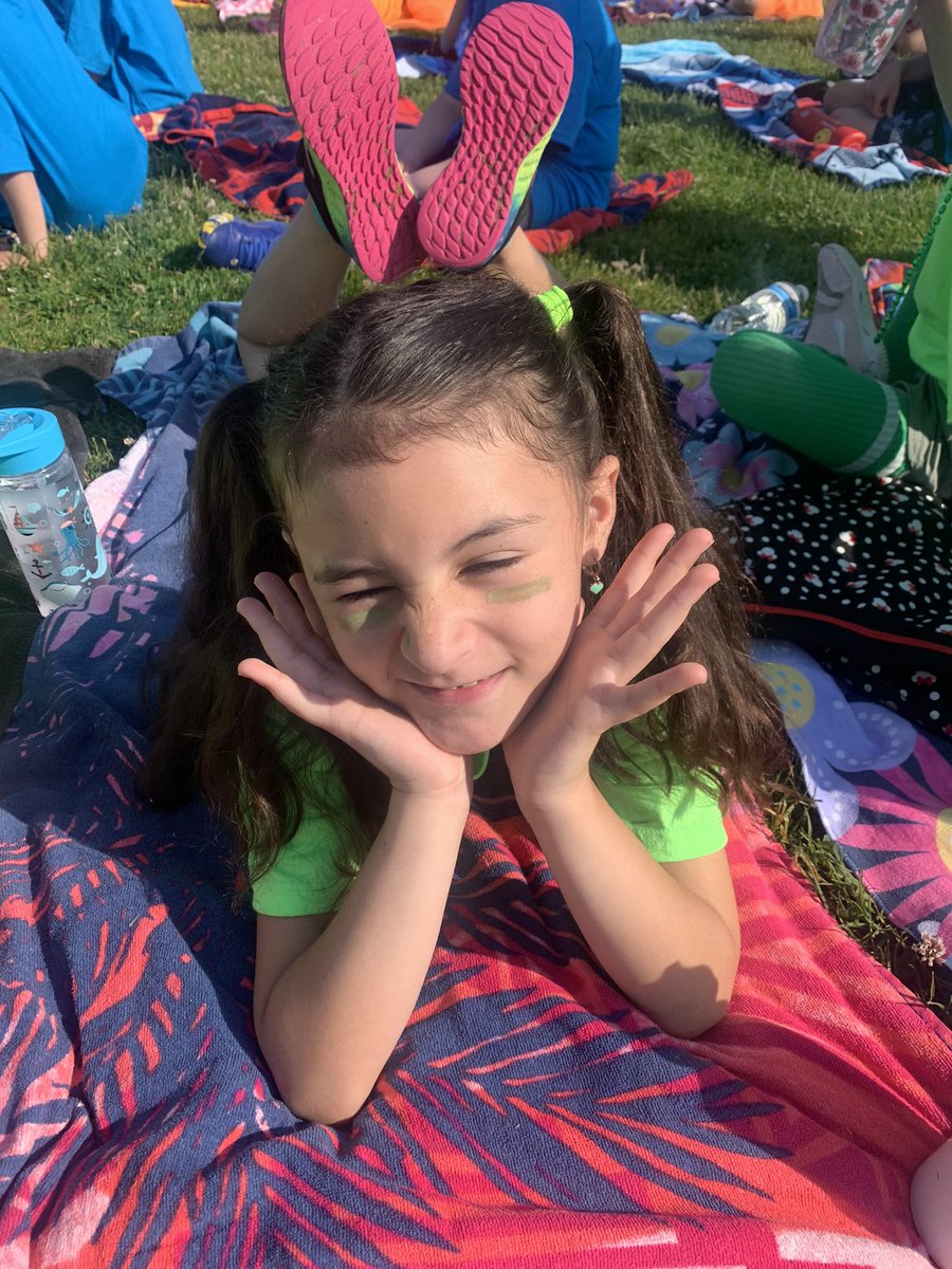rschiller_2's tweet photo. Field Day 2023.@OceansideSch2 https://t.co/GAR569aNbc