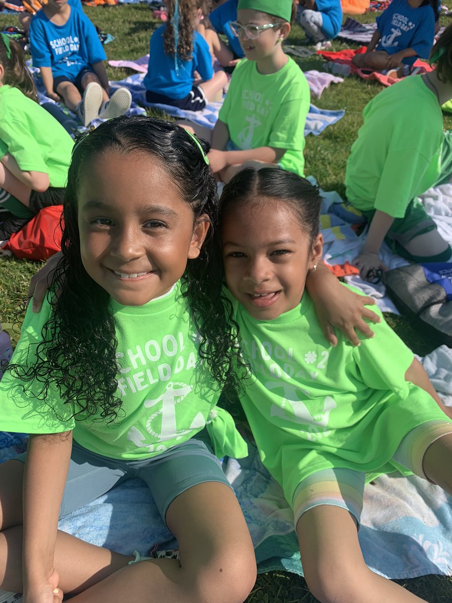 rschiller_2's tweet photo. Field Day 2023.@OceansideSch2 https://t.co/GAR569aNbc
