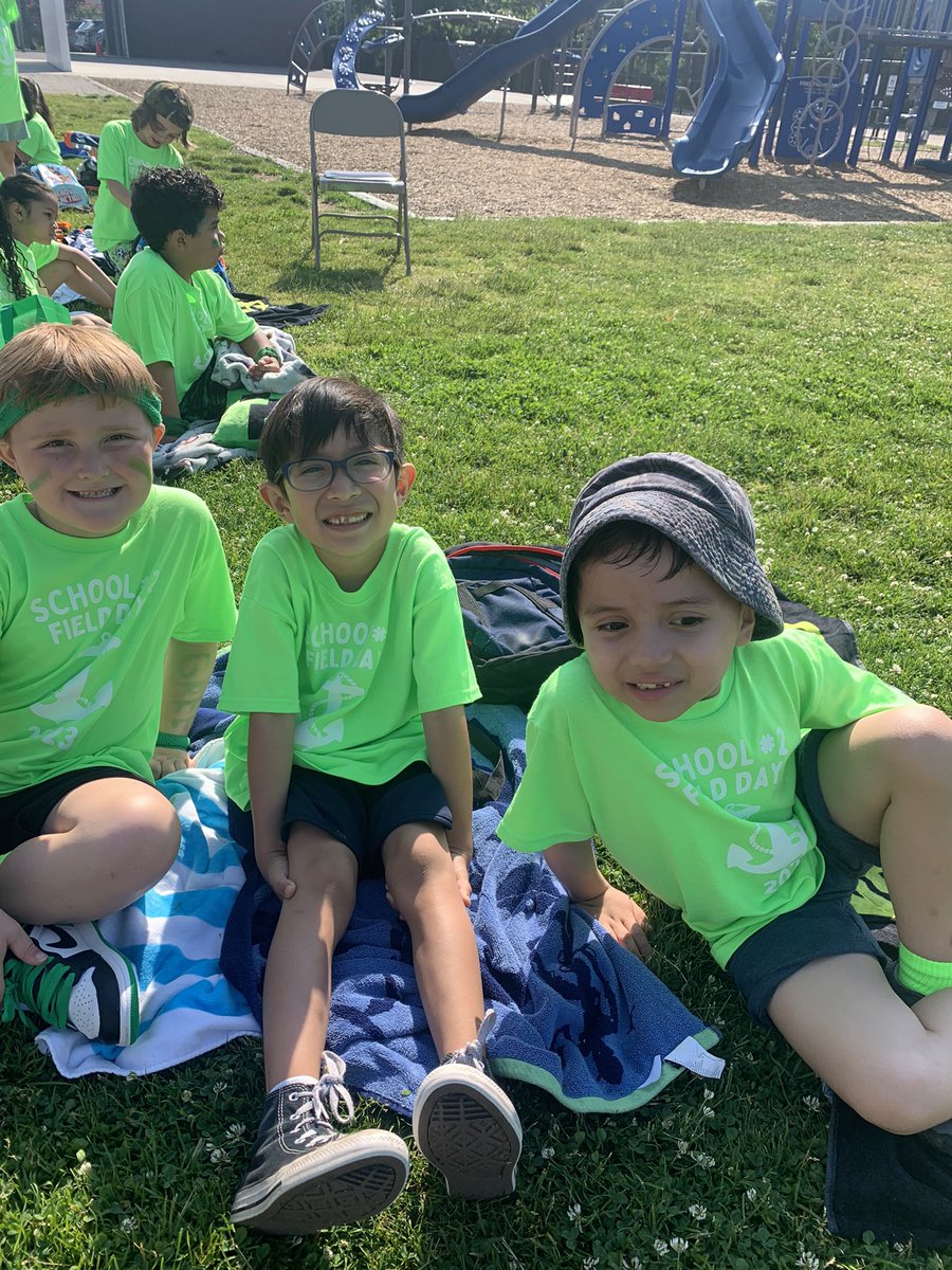 rschiller_2's tweet photo. Field Day 2023.@OceansideSch2 https://t.co/GAR569aNbc