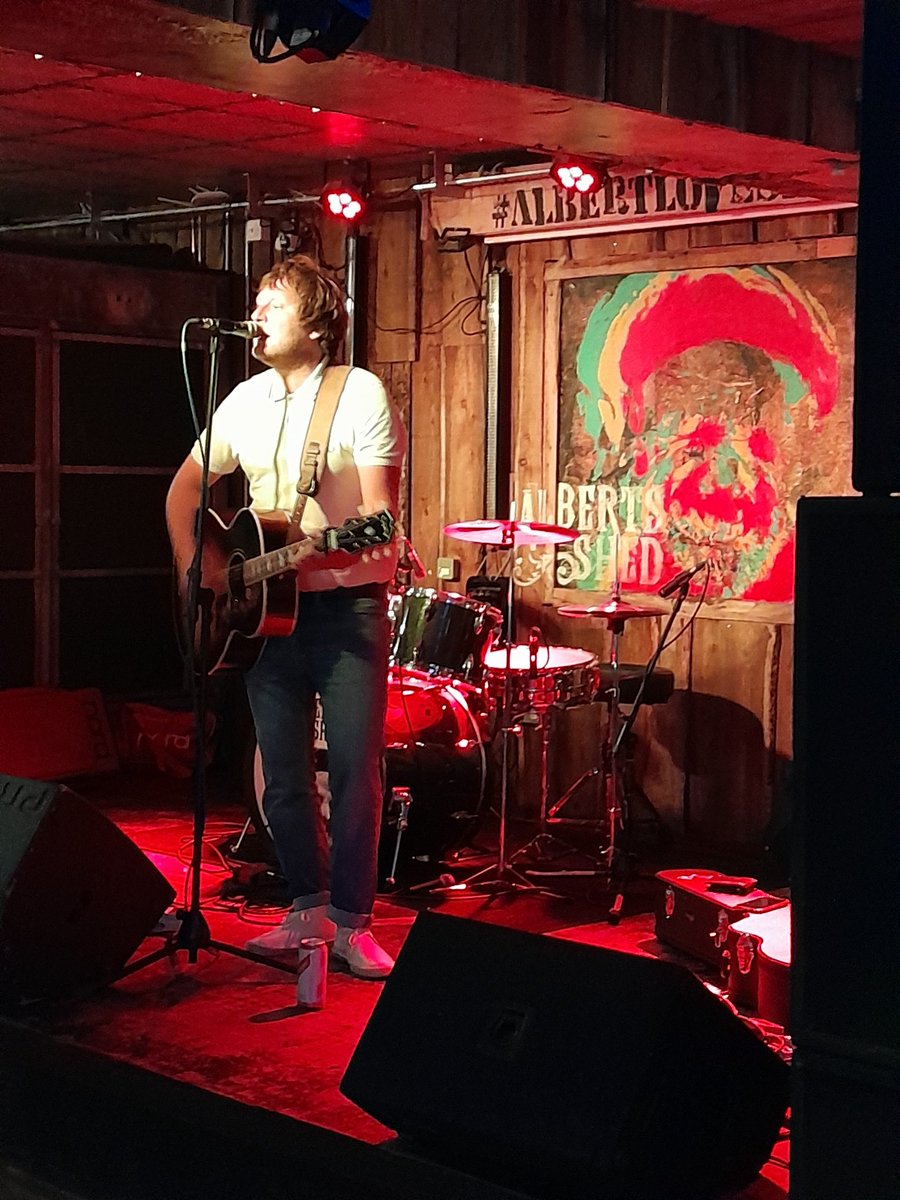 Albert's Shed - Shrewsbury tonight with Robbie Jones and <a href="/mezzotonic/">Mezzotonic</a>