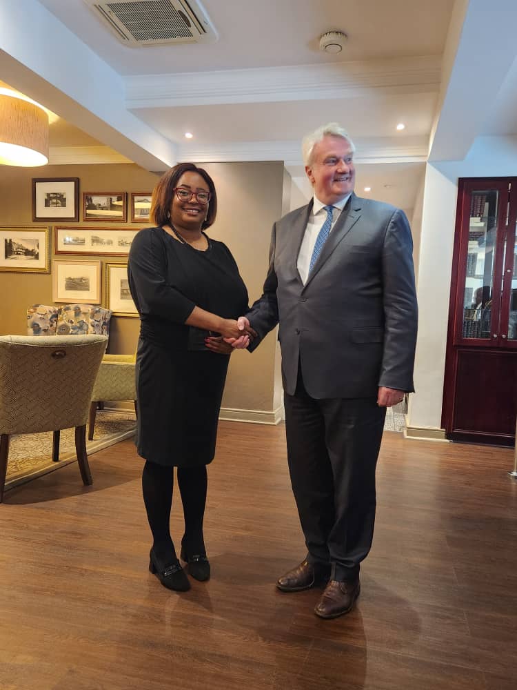 HabibaRezwana's tweet image. Great meeting of lawyers with Lord Chief Justice Burnett of Maldon in Blantyre. @UKinMalawi @HumanRightsMW  #Humanrightsfirst